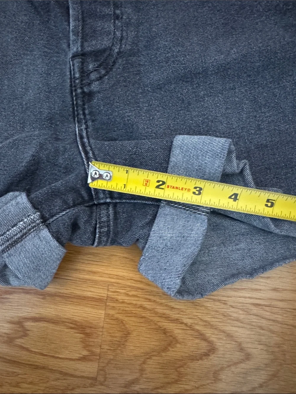 Levi’s • Wedgie Short Black Denim Shorts